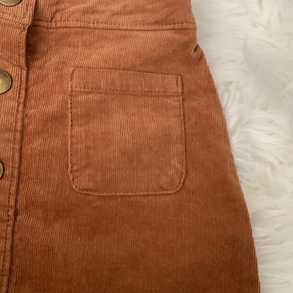 New skirt sz 2 - Picture 3 of 3